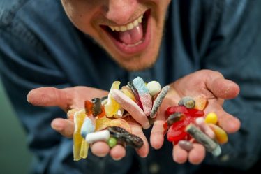 Une chaîne d'épicerie réduit le prix des bonbons - 20