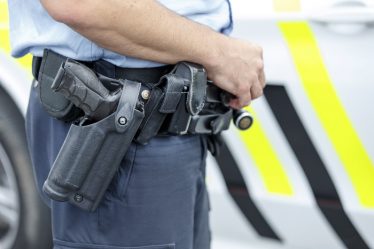 Un sondage montre que huit policiers norvégiens sur dix veulent porter des armes - 18