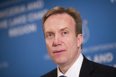 Brende dit que Trump doit sortir de la clôture - 18