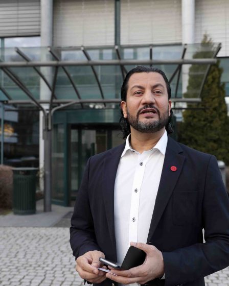 L'homme derrière le nikab 14 L'homme derrière le nikab - 13