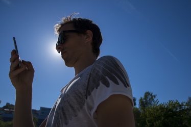 L'utilisation du téléphone portable dans les rues d'Honolulu est condamnée à une amende - 18