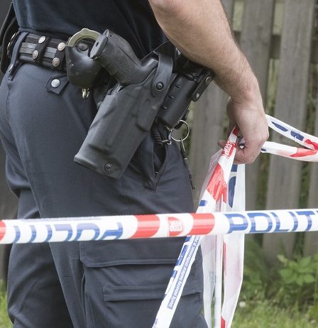 La majorité pense que la police devrait porter des armes 8 La majorité pense que la police devrait porter des armes - 7