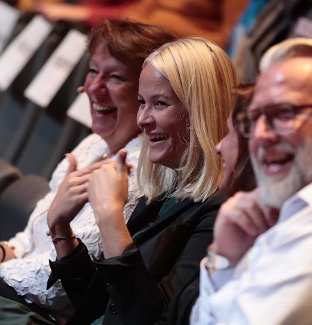 La princesse héritière à la conférence sur la honte et la sexualité 5 La princesse héritière à la conférence sur la honte et la sexualité - 4