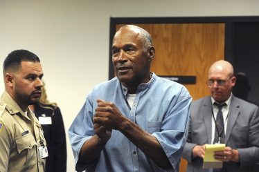 Après seulement neuf ans, OJ Simpson sort de la prison du Nevada en homme libre - 20