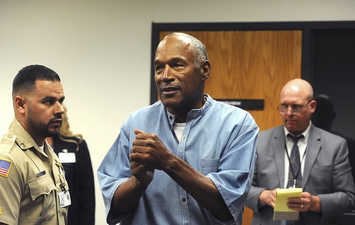 Après seulement neuf ans, OJ Simpson sort de la prison du Nevada en homme libre 4 Après seulement neuf ans, OJ Simpson sort de la prison du Nevada en homme libre - 3
