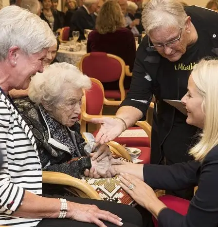 Éclat royal sur la célébration des bénévoles à Øvre Eiker 14 Éclat royal sur la célébration des bénévoles à Øvre Eiker - 13