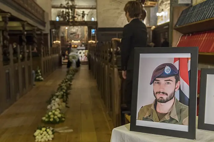 Des centaines de personnes assistent aux funérailles du sergent Hågen Skattum - 3