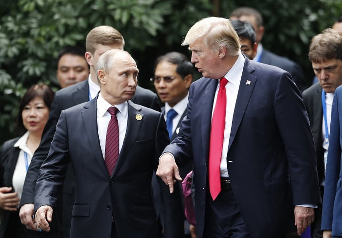 Trump salue Poutine au Vietnam 4 Trump salue Poutine au Vietnam - 3