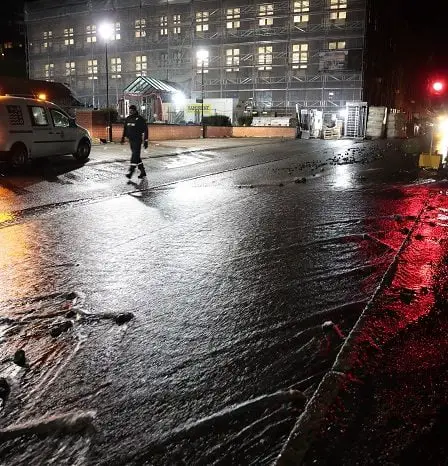 Une importante fuite d'eau à Oslo remplit les caves d'eau 11 Une importante fuite d'eau à Oslo remplit les caves d'eau - 10