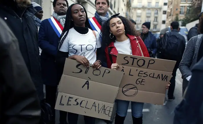 Plus de 40 millions d'esclaves 4 Plus de 40 millions d'esclaves - 3