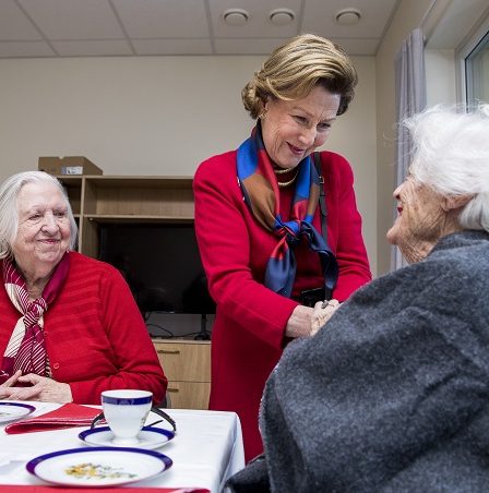 La reine Sonja a visité une maison de retraite 20 La reine Sonja a visité une maison de retraite - 19
