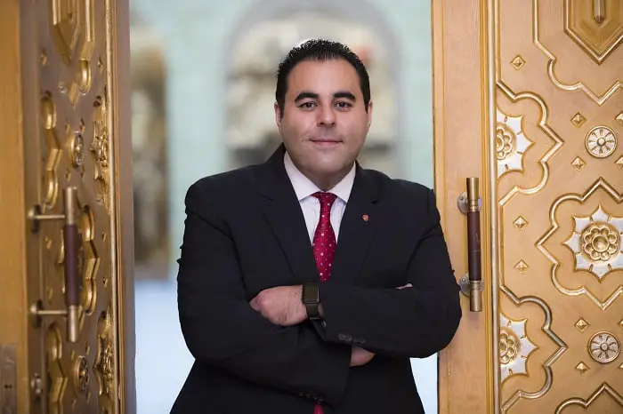 Parti travailliste : camps d'été obligatoires et cours de natation mixtes 4 Parti travailliste : camps d'été obligatoires et cours de natation mixtes - 3