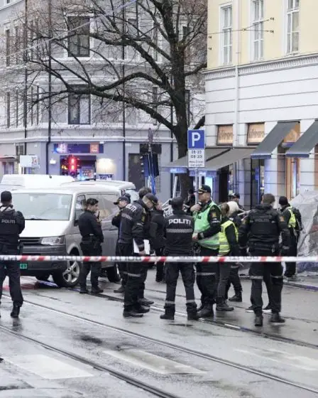 Mise à jour : la police affronte un homme à Bislett à Oslo, tire sur lui : « Une situation menaçante » - 10
