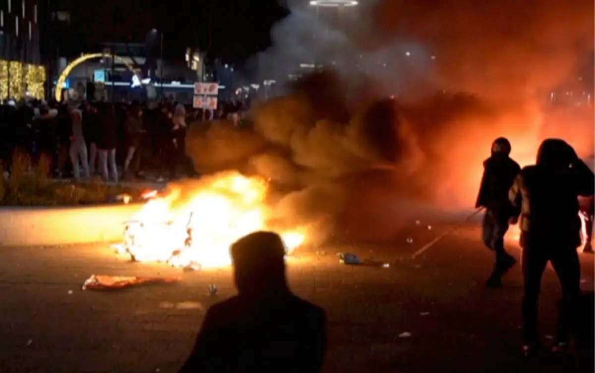 Plusieurs personnes blessées lors des manifestations corona aux Pays-Bas : « Orgie de violence » - 3