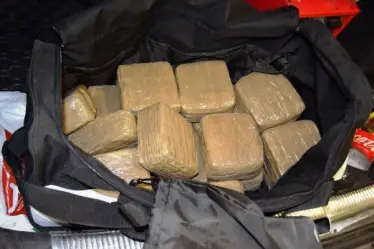Douanes à Svinesund - haschisch et nourriture - 18
