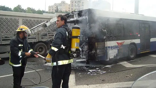E18 bloqué après l'incendie d'un bus à Lierre - 3
