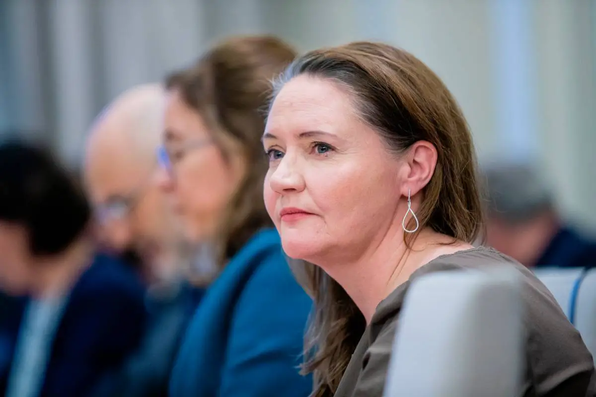 Eva Kristin Hansen à NRK : "Je n'ai pas l'intention de démissionner de la présidence du parlement norvégien" 4 Eva Kristin Hansen à NRK : "Je n'ai pas l'intention de démissionner de la présidence du parlement norvégien" - 3