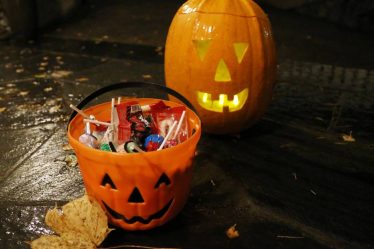 Un homme attaque des enfants vêtus de costumes d'Halloween à Bergen pour avoir pris trop de bonbons - 16