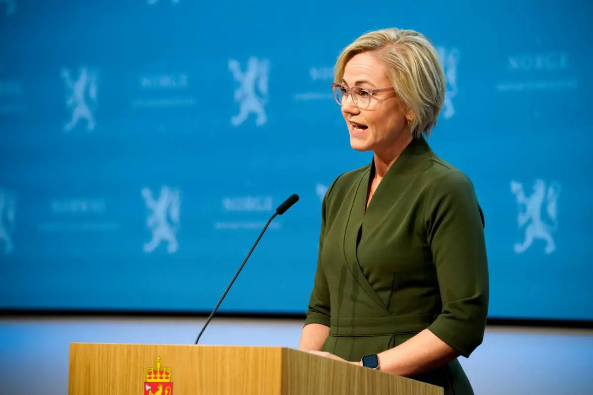 Ministre norvégien de la Santé Kjerkol : La coopération entre le service de santé et la police doit être évaluée - 3
