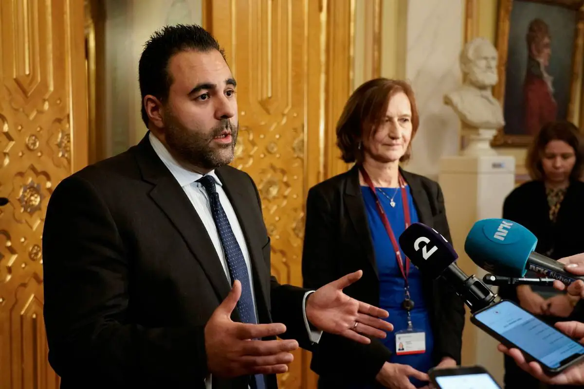 Plusieurs documents clés sur les logements pendulaires ont disparu du Storting : "Inacceptable" - 3