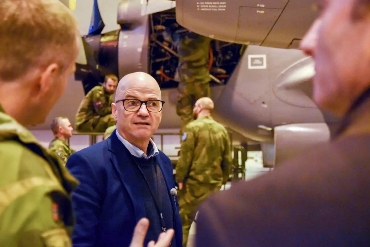 Le ministre norvégien de la Défense Odd Roger Enoksen discutera de la situation dans le Grand Nord avec les États-Unis 4 Le ministre norvégien de la Défense Odd Roger Enoksen discutera de la situation dans le Grand Nord avec les États-Unis - 3
