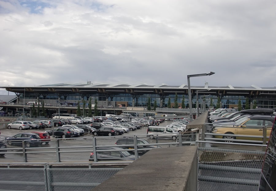 Les parkings de l'aéroport d'Oslo Gardermoen presque pleins 4 Les parkings de l'aéroport d'Oslo Gardermoen presque pleins - 3