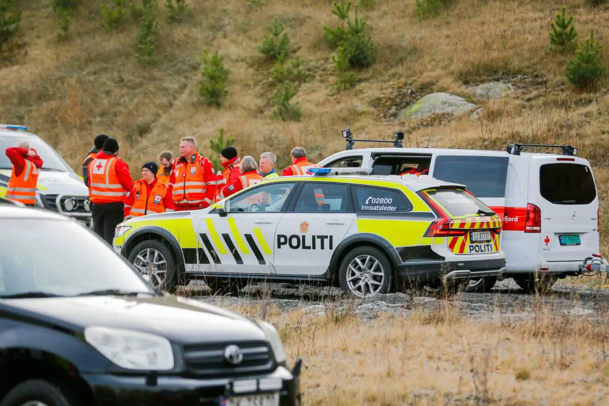 Police : aucun espoir de retrouver des survivants après le crash d'avion à Larvik - 3