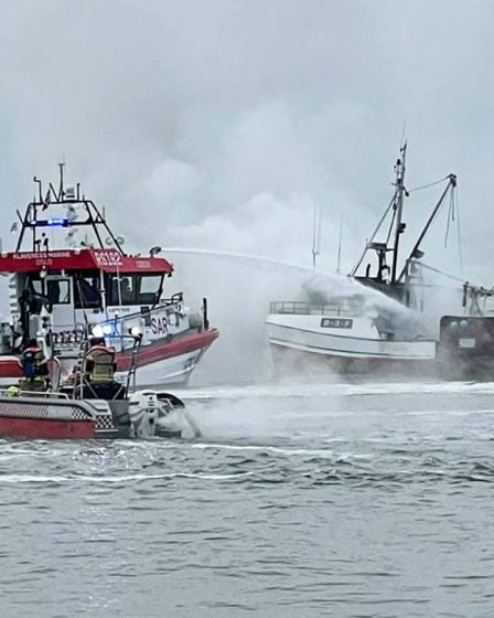 PHOTO : un crevettier prend feu et coule dans le fjord d'Oslo - une personne transportée à l'hôpital 5 PHOTO : un crevettier prend feu et coule dans le fjord d'Oslo - une personne transportée à l'hôpital - 4