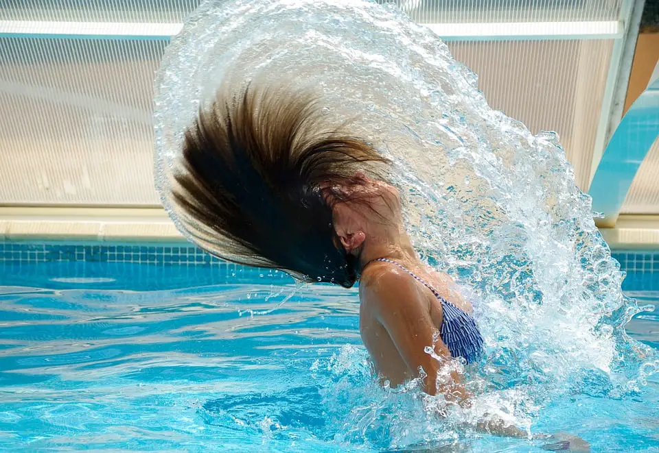 Critique pour une fille après un accident de natation 4 Critique pour une fille après un accident de natation - 3