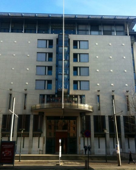 Un tribunal de district décide que l'homme doit être libéré 29 Un tribunal de district décide que l'homme doit être libéré - 28