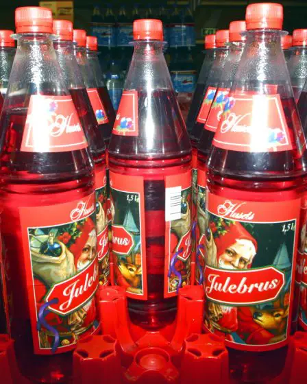 La boisson de vacances préférée de la Norvège, "Julebrus", est maintenant disponible dans les magasins pour la saison 15 La boisson de vacances préférée de la Norvège, "Julebrus", est maintenant disponible dans les magasins pour la saison - 14
