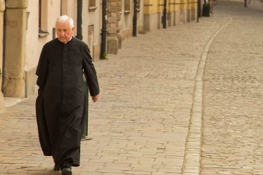 Les prêtres souhaitent être déchargés des notifications de décès - 18