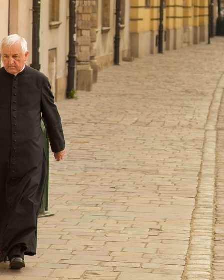 Les prêtres souhaitent être déchargés des notifications de décès 8 Les prêtres souhaitent être déchargés des notifications de décès - 7