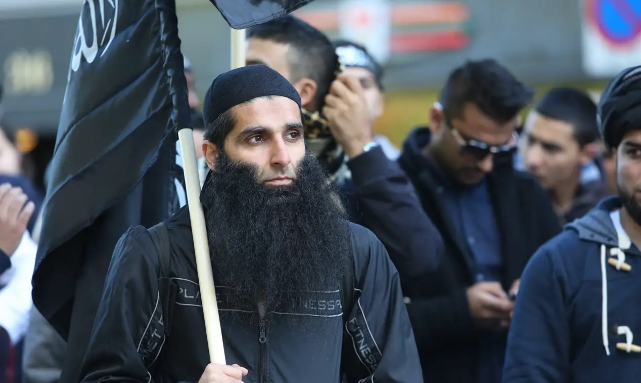 Le verdict de violence contre Arfan Bhatti confirmé 4 Le verdict de violence contre Arfan Bhatti confirmé - 3