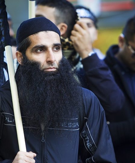 Arfan Bhatti détenu pendant quatre semaines supplémentaires 18 Arfan Bhatti détenu pendant quatre semaines supplémentaires - 17