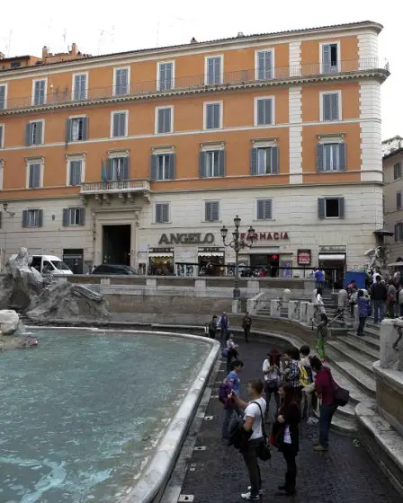 1,4 million d'euros récupérés à la fontaine de Trevi à Rome 21 1,4 million d'euros récupérés à la fontaine de Trevi à Rome - 20