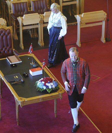 Le président attend avec impatience les élections dans son discours du 17 mai 17 Le président attend avec impatience les élections dans son discours du 17 mai - 16