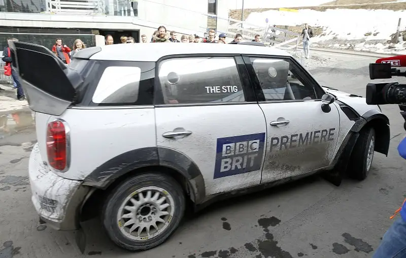 Les équipes Top Gear ont peut-être parcouru 244 kilomètres à l'heure 4 Les équipes Top Gear ont peut-être parcouru 244 kilomètres à l'heure - 3