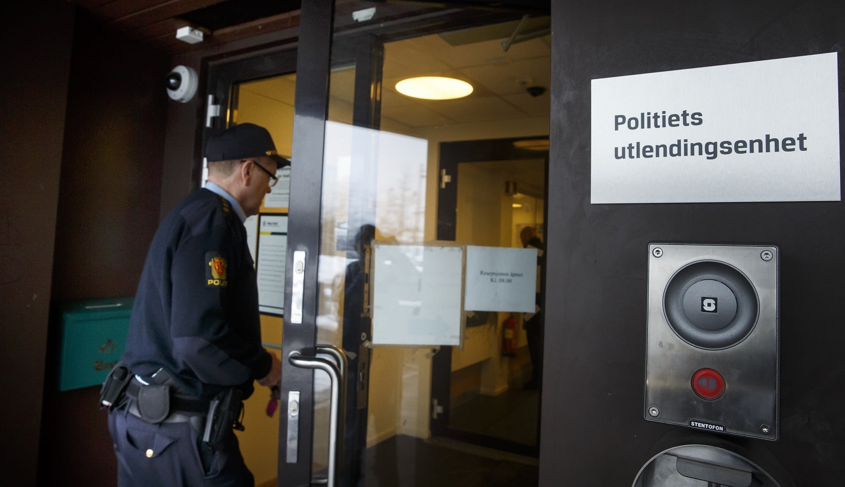 L'unité de police de l'immigration doit réduire ses effectifs 4 L'unité de police de l'immigration doit réduire ses effectifs - 3