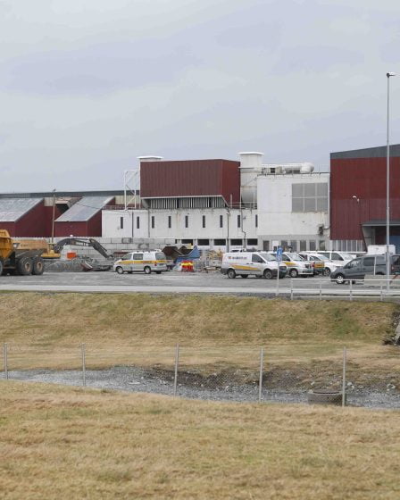 Un mort dans un accident de travail chez Hydro à Karmøy 26 Un mort dans un accident de travail chez Hydro à Karmøy - 25