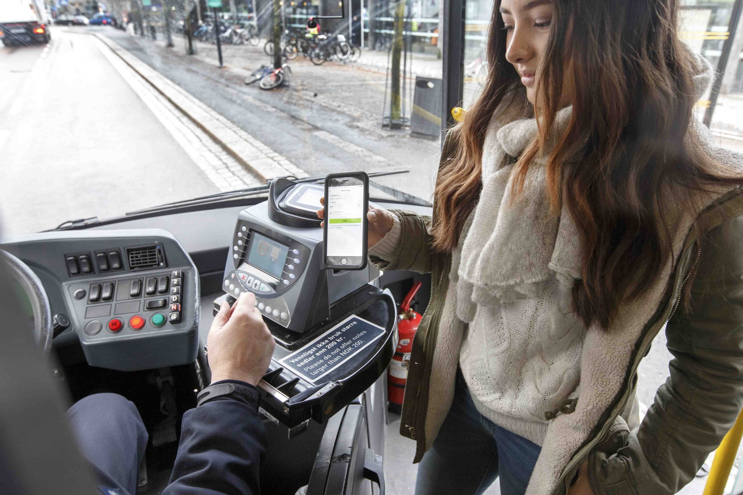 Le chauffeur de bus était sur FaceTime pendant qu'il conduisait 4 Le chauffeur de bus était sur FaceTime pendant qu'il conduisait - 3