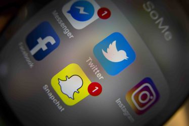 La police demande une peine avec sursis pour un adolescent de 16 ans qui a filmé du sexe - 16
