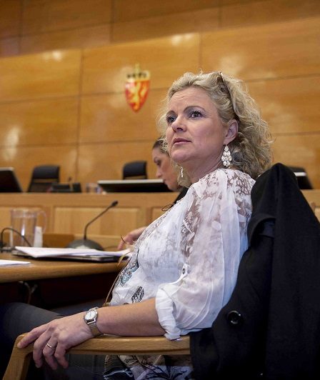 Un coiffeur poursuit Løgnaslaget pour l'avoir qualifiée de "coiffeuse nazi" - 1
