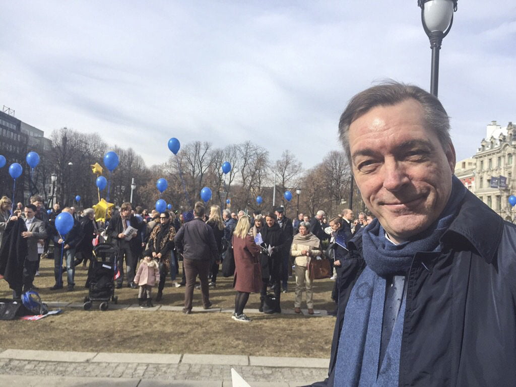 Le 60e anniversaire de l'UE célébré devant le Stortinget 4 Le 60e anniversaire de l'UE célébré devant le Stortinget - 3