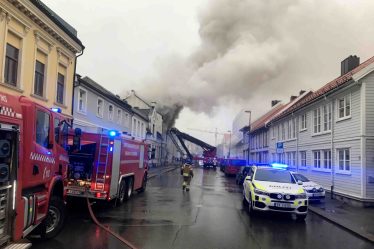 Une personne peut-être portée disparue dans un incendie qui brûle actuellement dans le centre de Kristiansand - 20