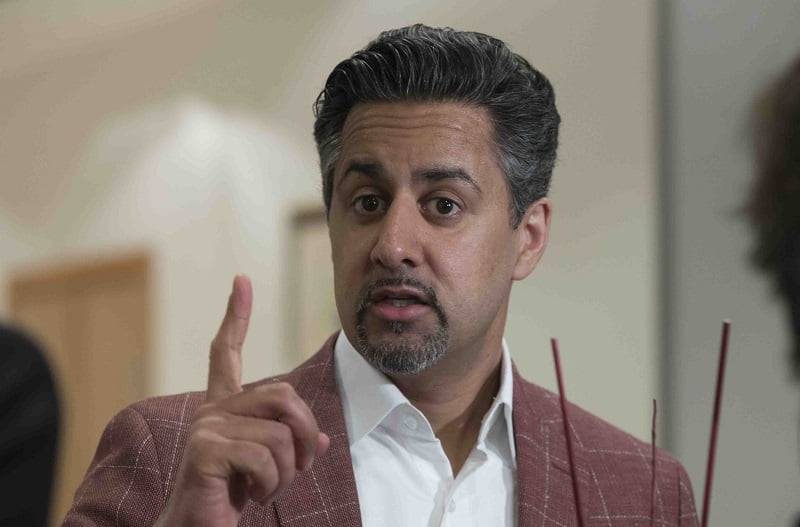 Grande nie avoir regretté quoi que ce soit - Abid Raja rend les choses un peu difficiles 4 Grande nie avoir regretté quoi que ce soit - Abid Raja rend les choses un peu difficiles - 3