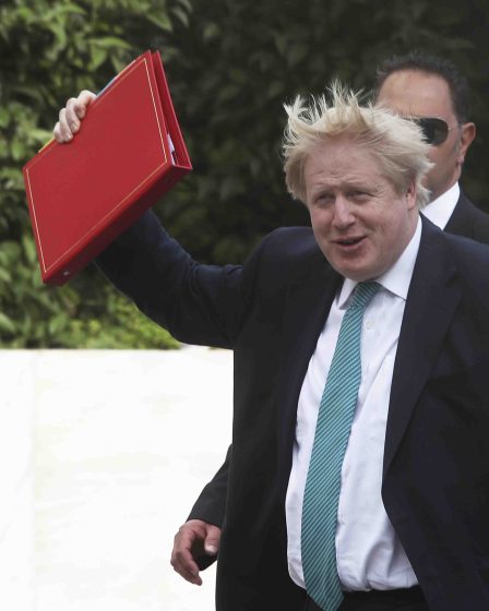 Le ministre britannique des Affaires étrangères annule sa visite à Moscou 26 Le ministre britannique des Affaires étrangères annule sa visite à Moscou - 25