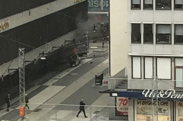 Stockholm : la police suédoise soupçonne une attaque terroriste - 18