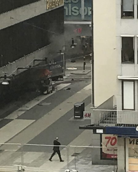 Stockholm : la police suédoise soupçonne une attaque terroriste 23 Stockholm : la police suédoise soupçonne une attaque terroriste - 22
