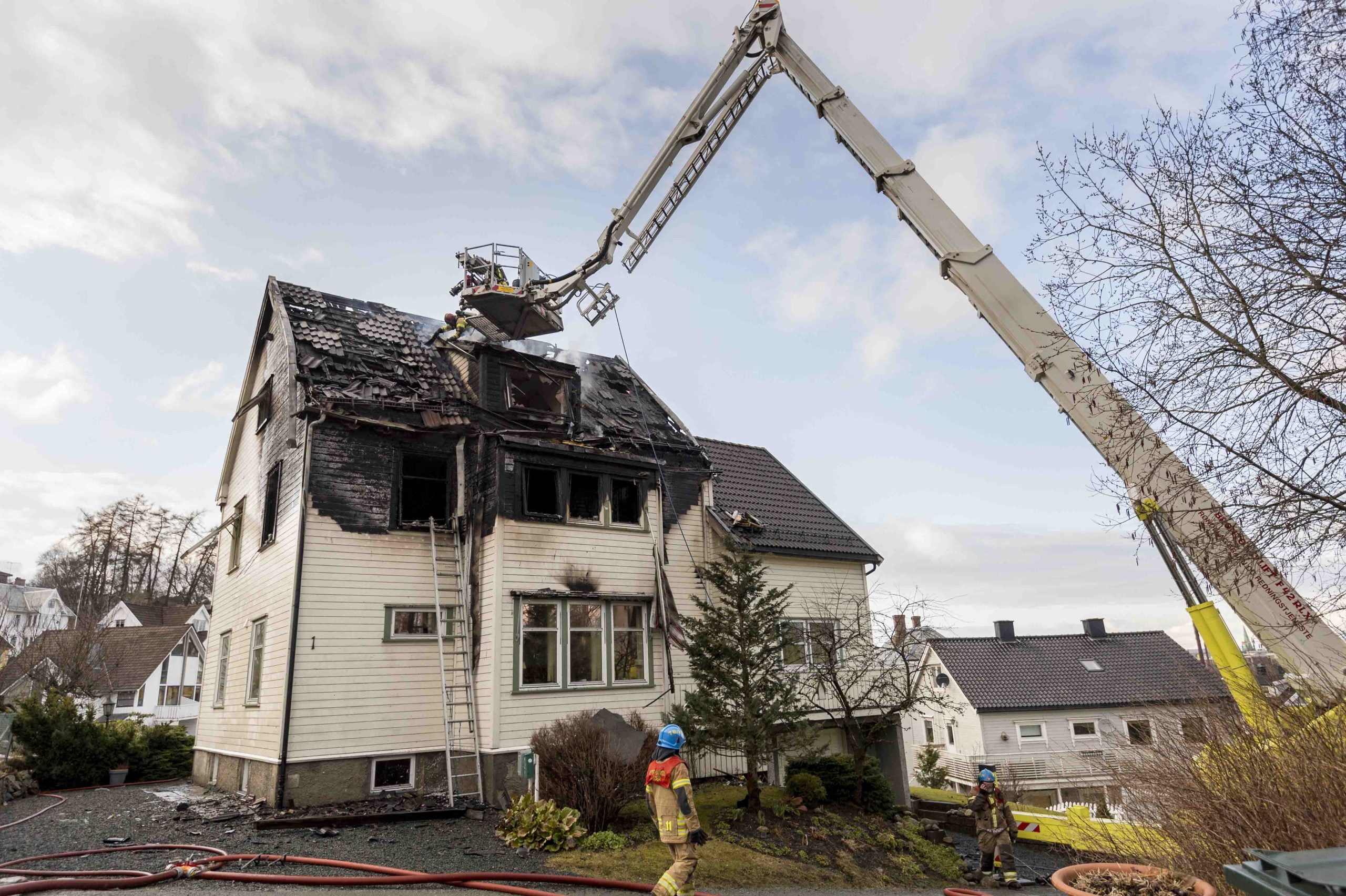 Une femme tuée dans l'incendie d'une maison à Trondheim 4 Une femme tuée dans l'incendie d'une maison à Trondheim - 3